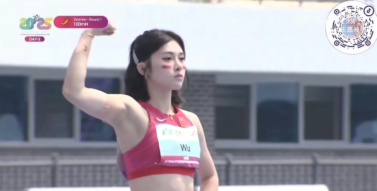 女子亚洲纪录12秒44，吴燕妮最好成绩12秒76，进12秒8就一次，亚洲范围内能