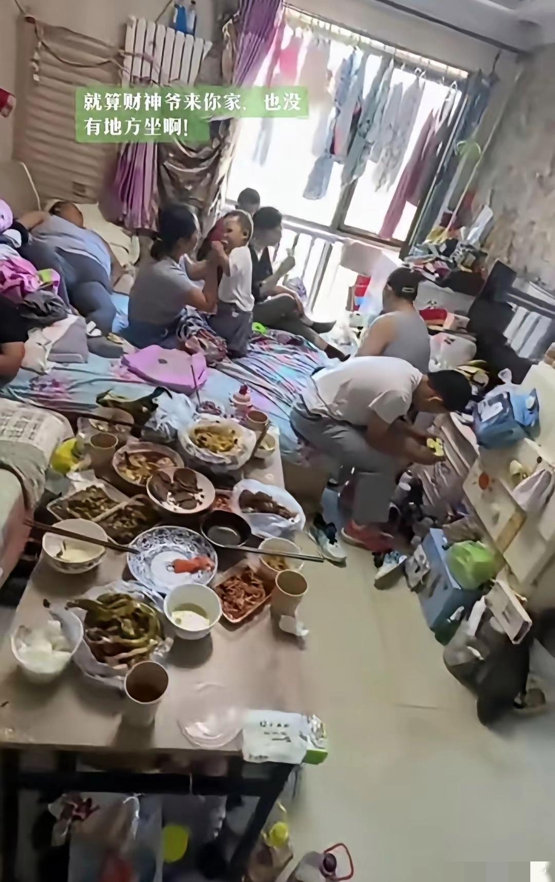 在这种家庭，就不能有一个勤快人，但凡勤快人进了这家都活不长这家人最幸运的是，都
