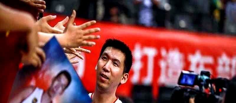 一口气换五个外援！山东男篮这回真下狠手了。这不，谢智杰这小子在美国特