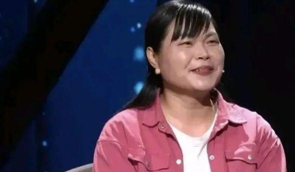 贵州26岁单亲妈妈，爱上年薪50万的36岁男子，男子当即给她买了一套房子。然而，