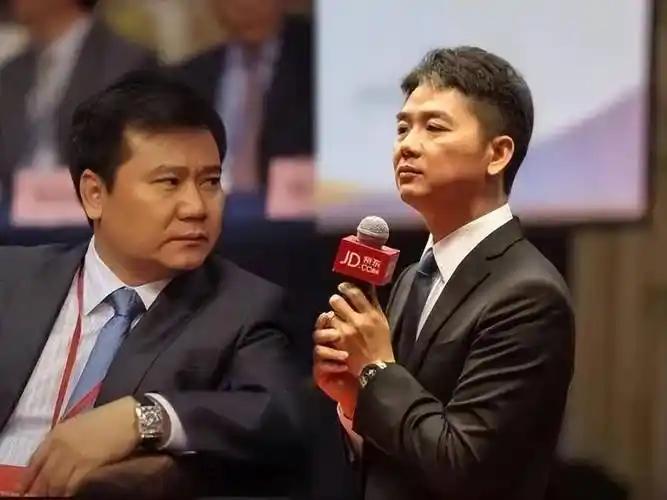 2387亿，全没了。这不是哪个上市公司破产，是一个63岁老人的全部身家。张近