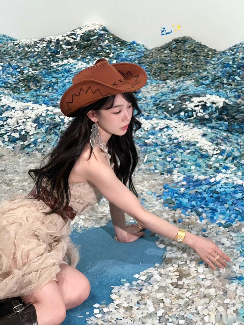 徐梦洁一公排名一公个人乘风值894分，从初舞台第二到一公第八，保持在前排。她是