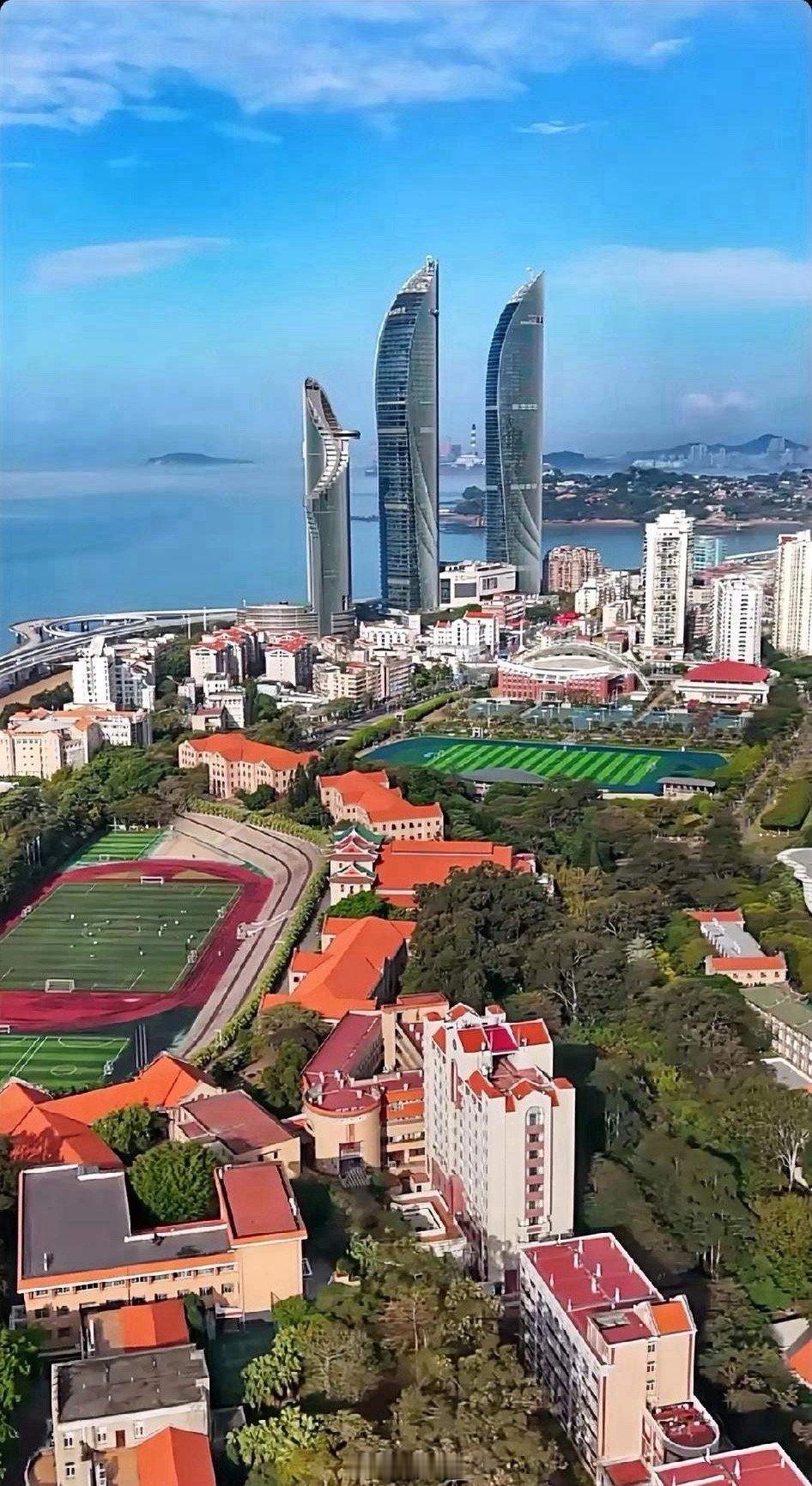 大家必须承认的是！2025年前三季度，厦门GDP是6419亿元，绍兴GDP是64