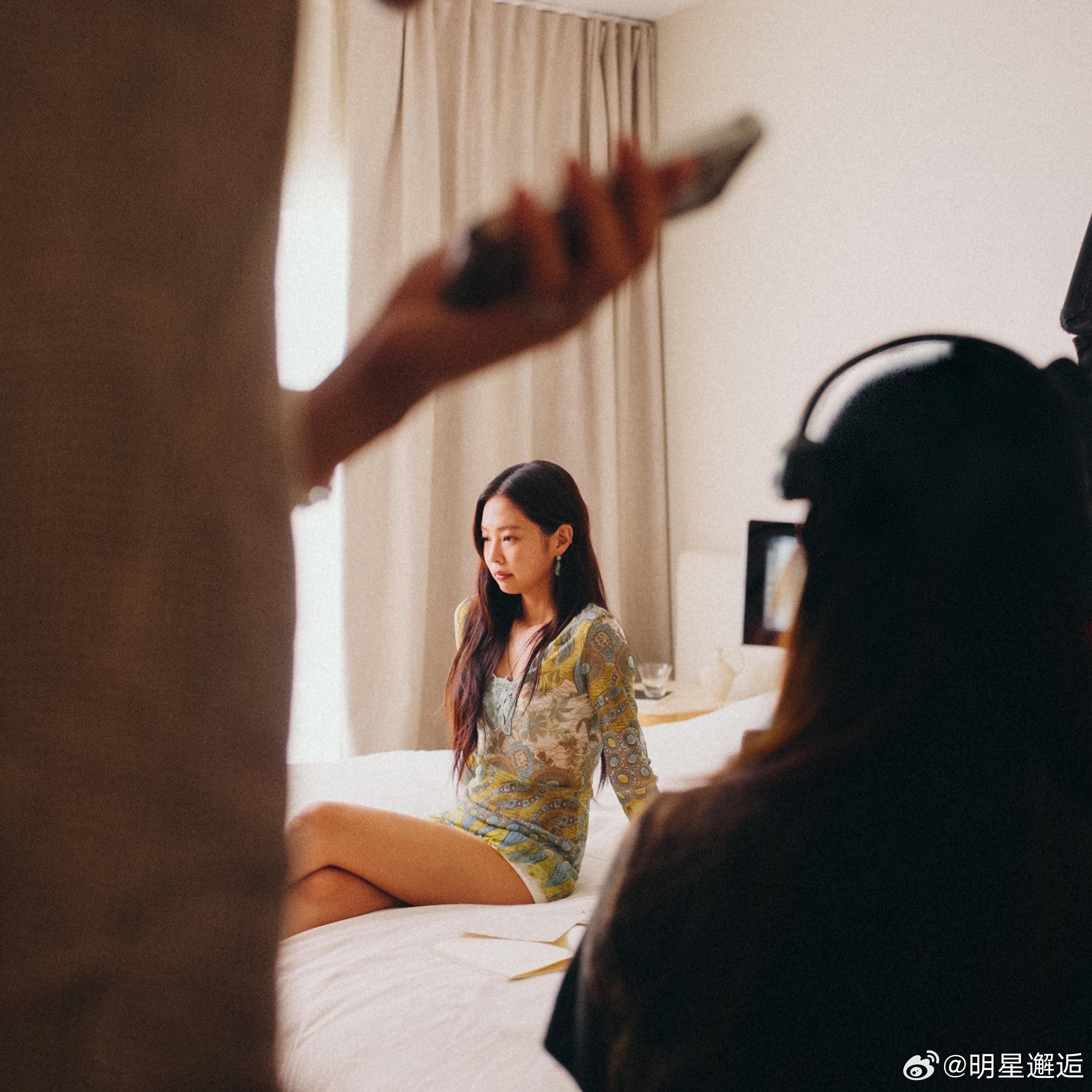 Jennie金珍妮更新ins，每套都好看，全都可以做头像的程度。