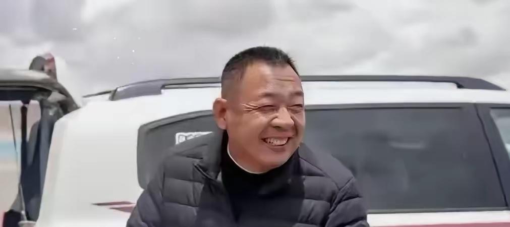 3月8日这颗雷，炸得资本圈鸦雀无声。​于东来大手一挥，40亿资产说分就分。