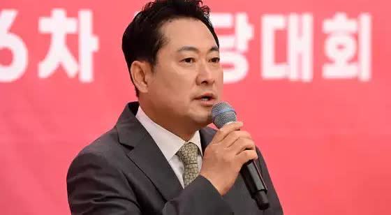 韩国国民力量党新党首张东赫放言联合右翼力量，推翻李在明政权在26日韩国国