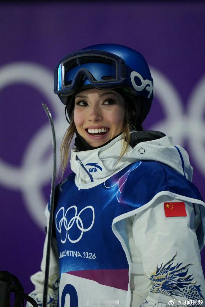 【谷爱凌回应大跳台晋级决赛】谷爱凌回应第2跳失误摔倒据人民日报，当地时间2月1