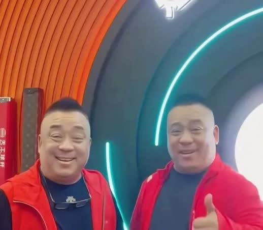 杨议前徒弟虎豹兄弟之一吴迪去世！虎豹兄弟是双胞胎，虎哥叫吴迪，豹哥叫吴跃。吴迪去