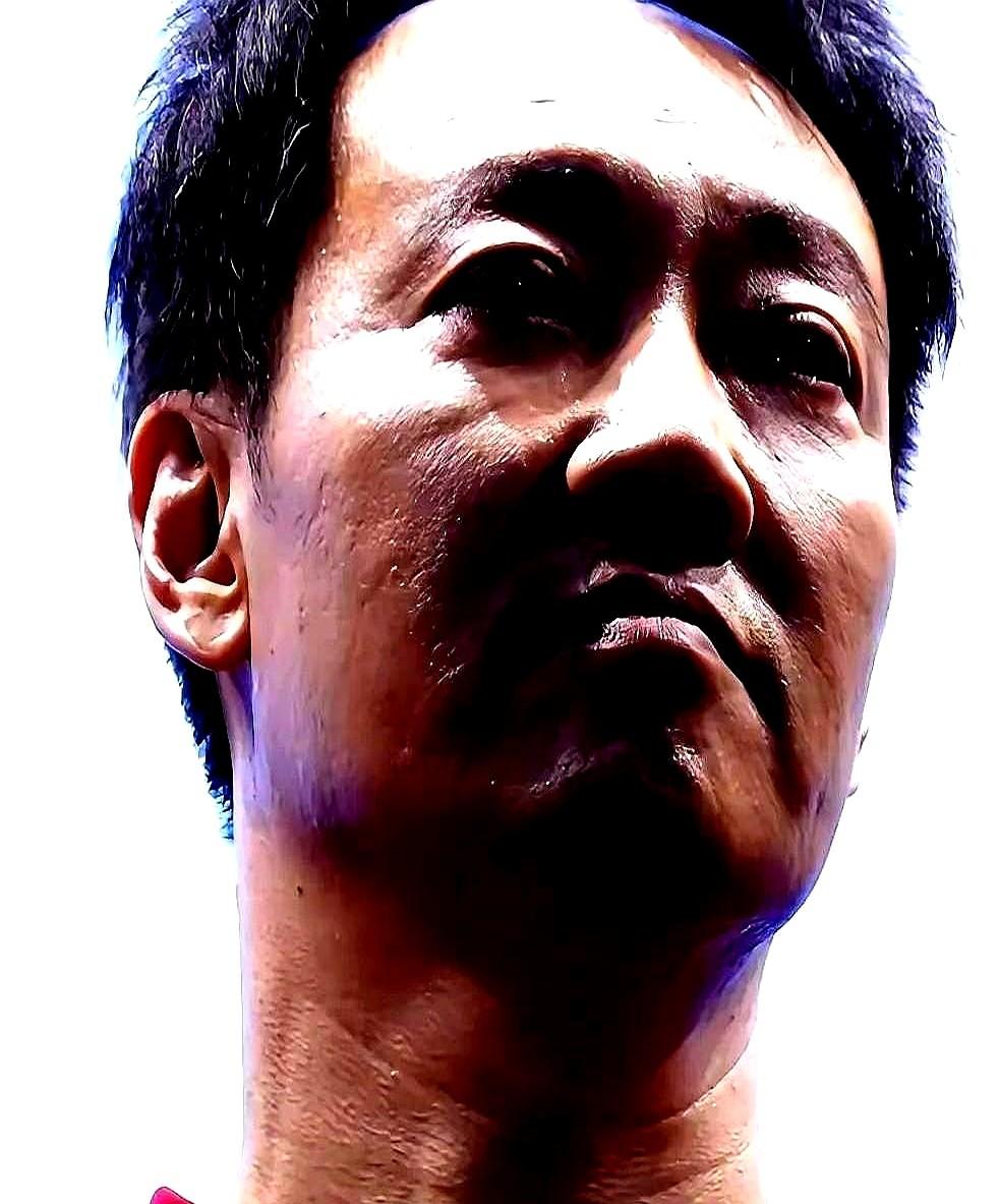 凌晨三点刷到辛柏青的微博真给我整破防了！这位素来稳重的演技派，居然顶着黑眼圈自