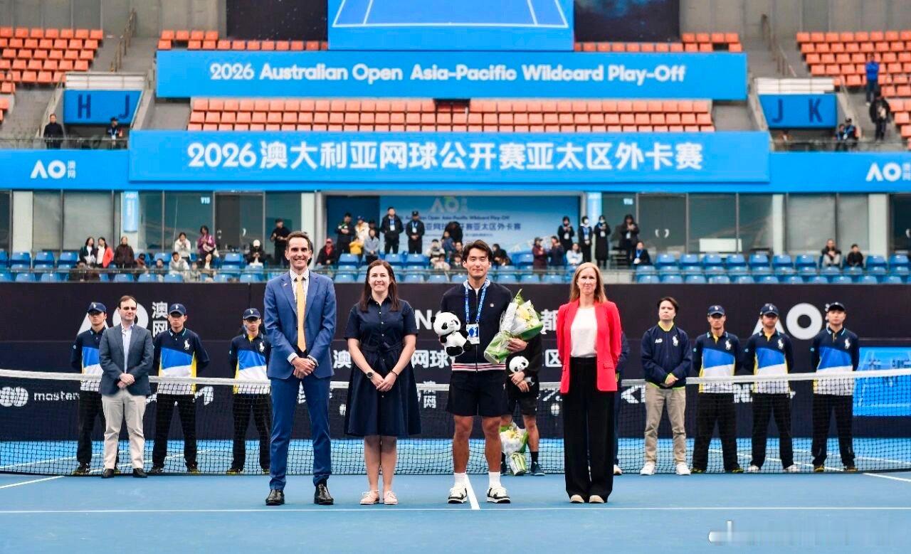 目前为止，澳网2026颁发的正赛外卡，让我们一起来看看都有谁吧。网球talki