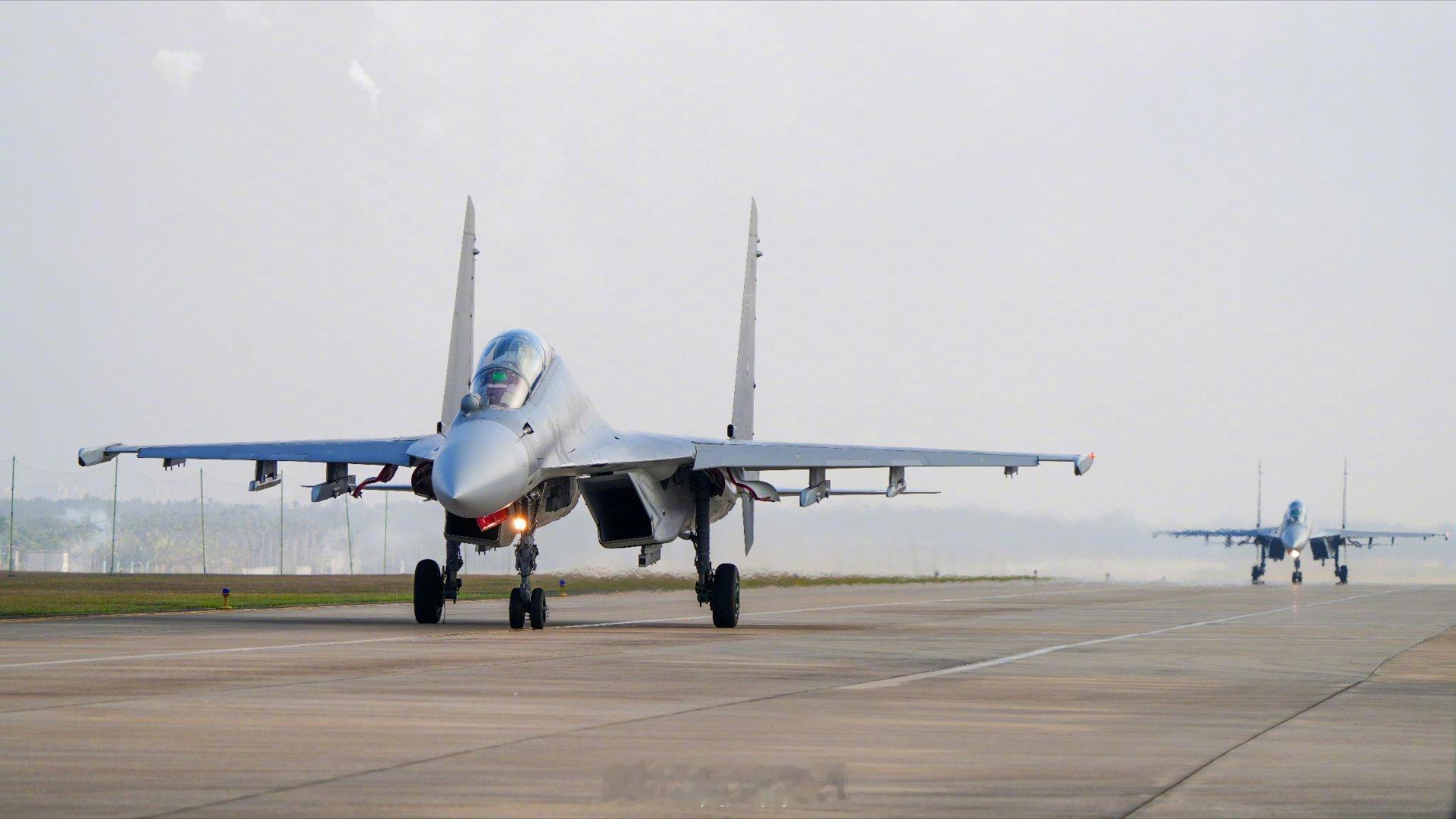制胜空天【硬核！空军战机飞行训练，大图太帅了】近日，空军某部组织飞行训练，全程临