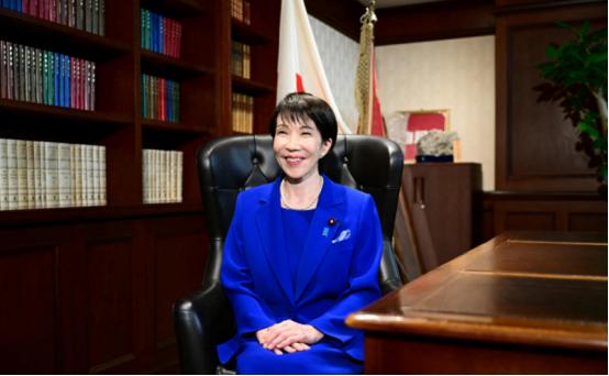 不反华了？高市通知中国，战争派兵方案变了，解放军舰队已上场 毕竟就在几天前，