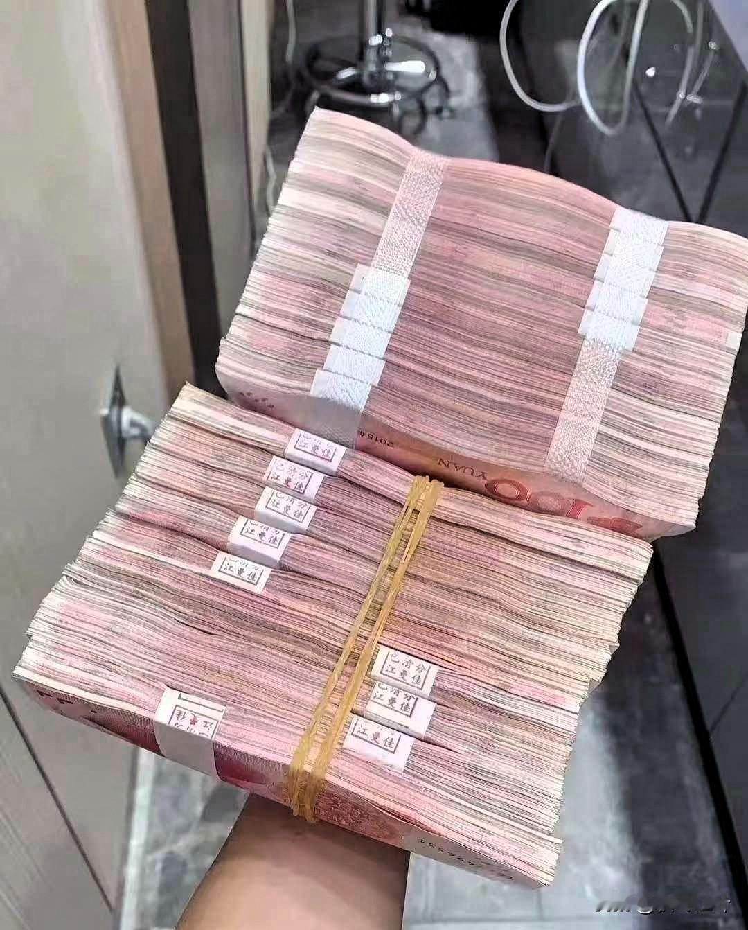 奉劝大家一句，如果你现在有20万现金，千万不要想着你要去投资、买理财，更