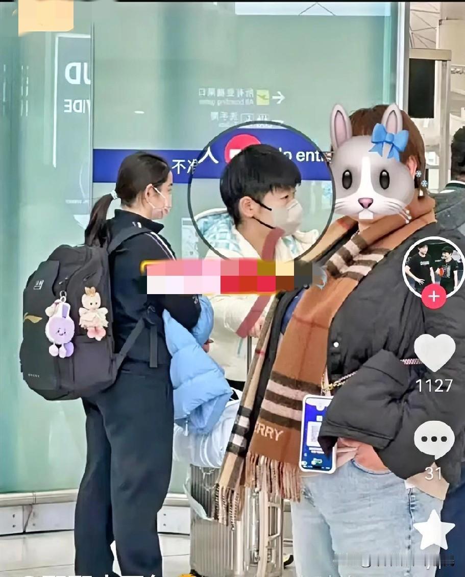 可怜天下父母心啊！！！谁家的孩子不是父母的心头肉，看着孙颖莎一脸疲惫回北京那图