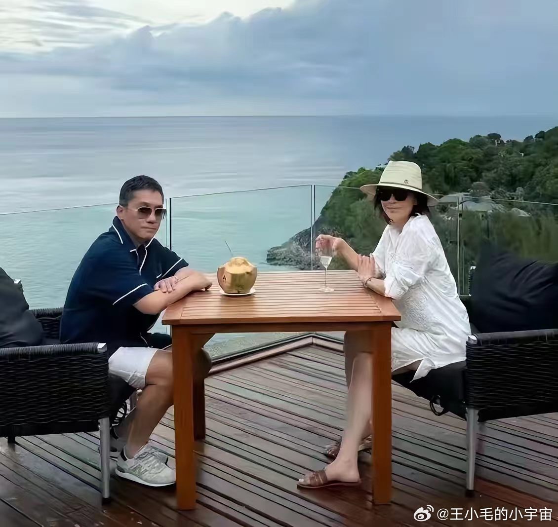 在脱口秀听到梁朝伟赚钱有什么用用幽默讲透人生真相！赚钱是为取悦自己，不是为怕花