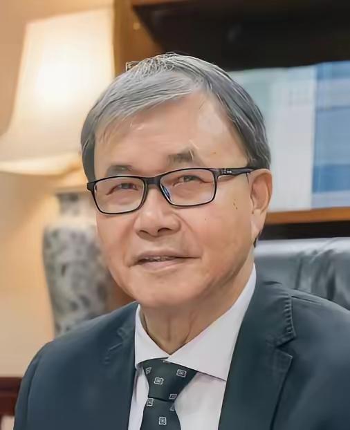 被国台办列入“台独”顽固分子清单后，郑英耀消停了几天，本以为这厮良心不安在家反思