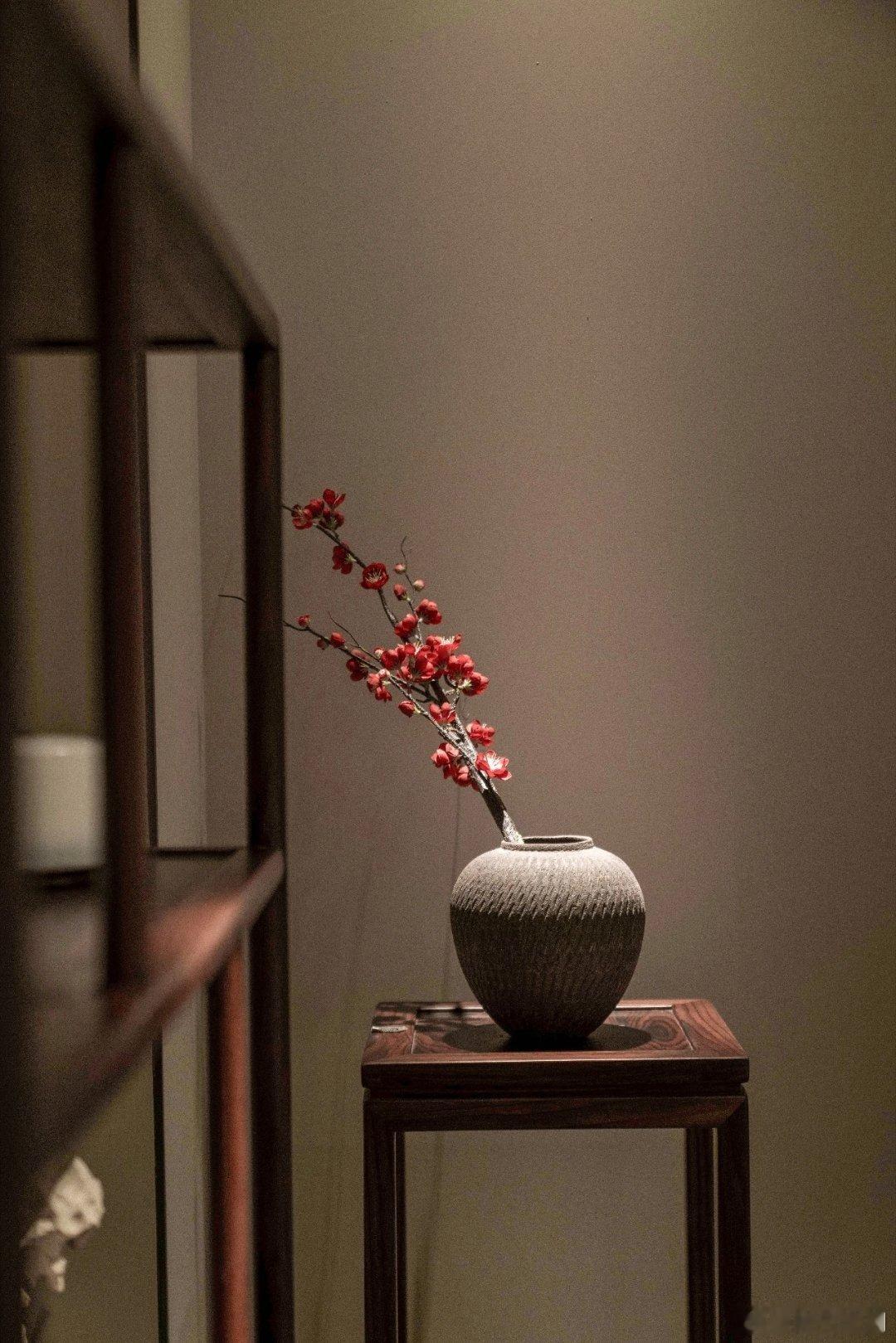 其实在五代十国时期赵弘殷比冯道更懂政治，而且赵弘殷从来没有站错过队。赵弘殷效力