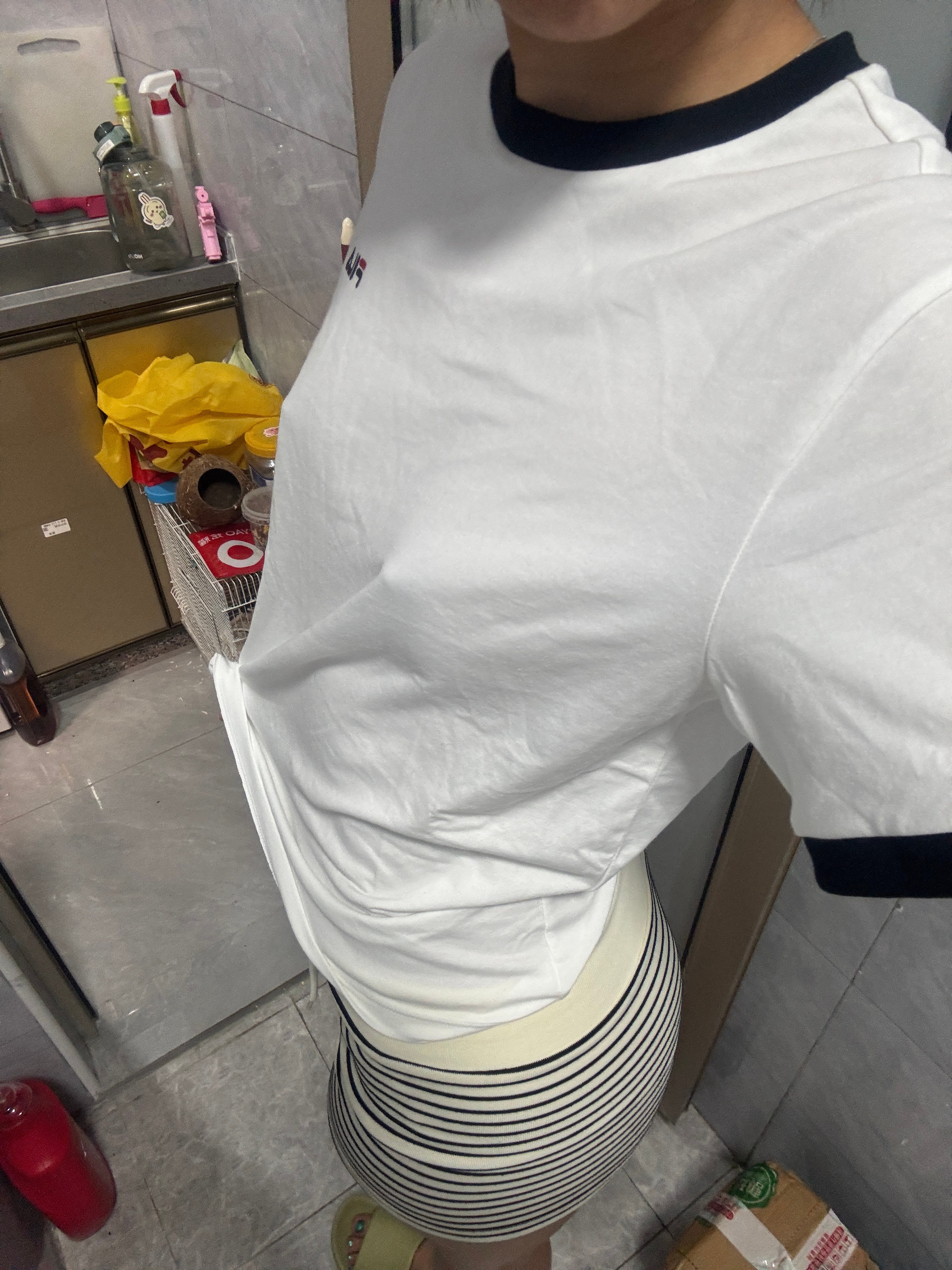 今天加班了下班就换上舒适的衣服​​​