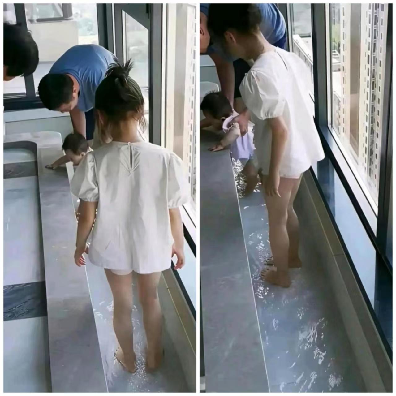 真的看傻了！在高层阳台建水槽给孩子玩水，家长心太大了。