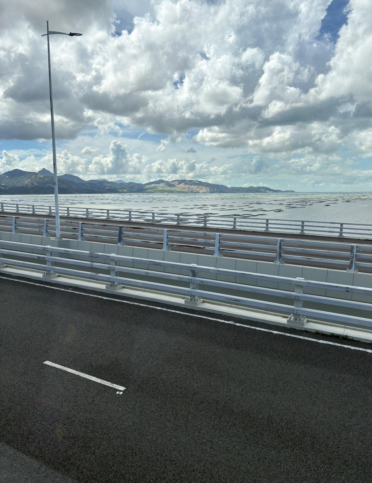 朋友在一家台资企业工作了10多年，我问他台资企业里面的工资待遇怎么样？他和我说