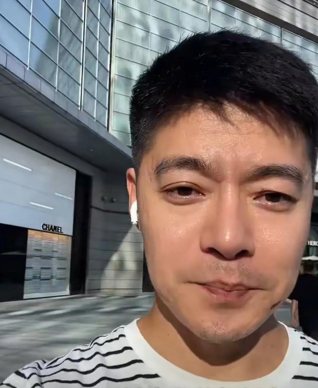 《后浪》制片人替赵露思说话这事儿，挺让人唏嘘的。听说银河酷娱把赵露思管得太死，