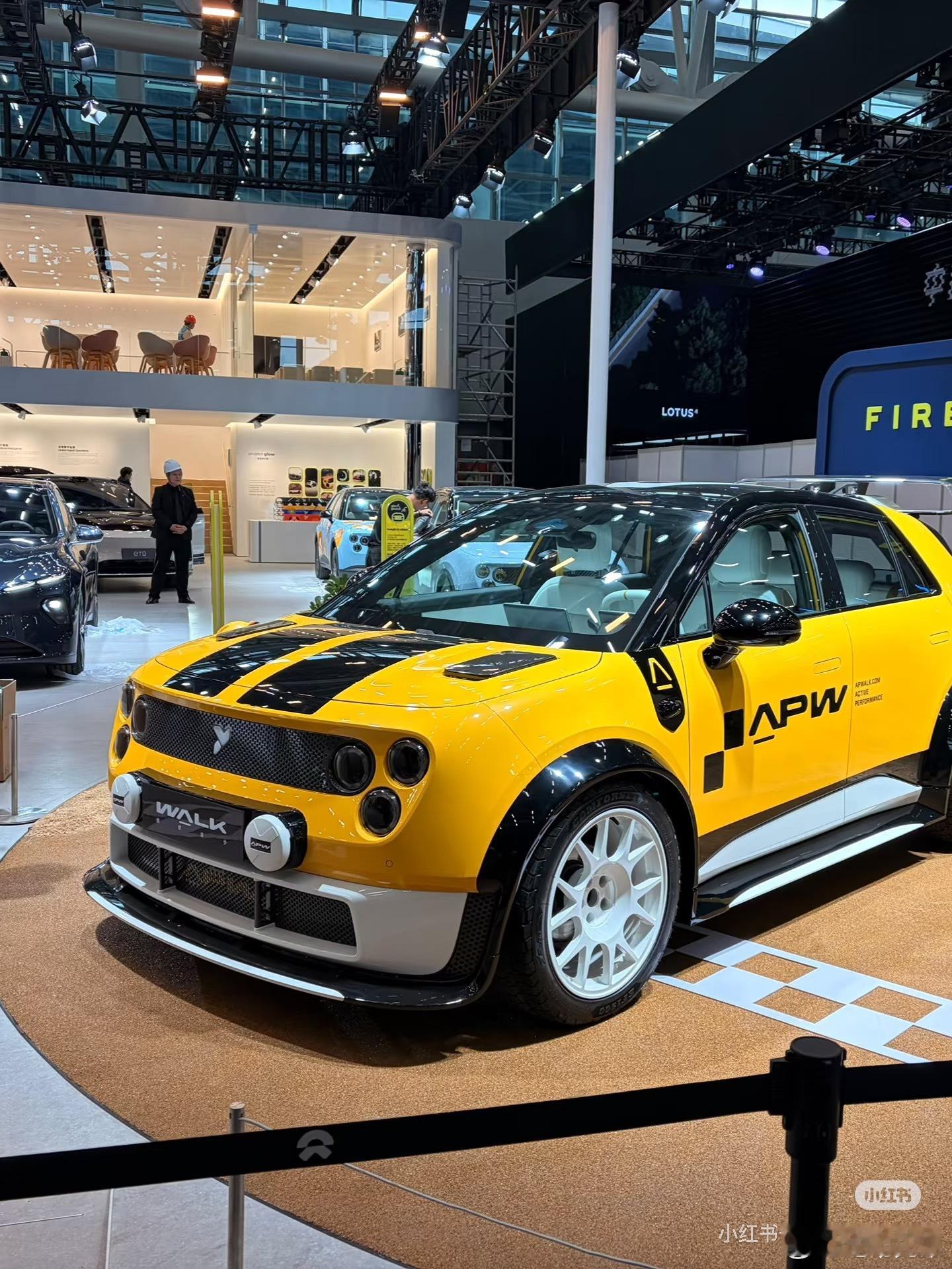 卧槽这是历史上最好看的改装虫，广州车展就能看到实车，虫子厉害啊，会玩啊哈哈哈有拉