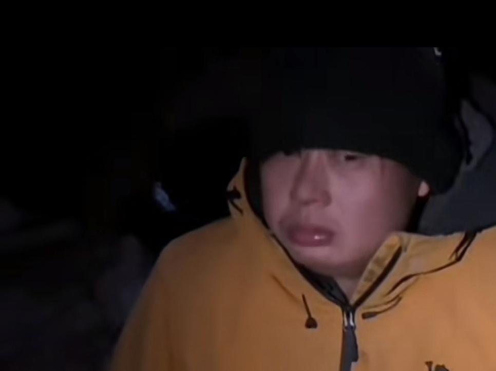 荒野求生第八天，熊二还是不能说话，喝水还是咽不下去。之前熊二就放狠话了：“他自己