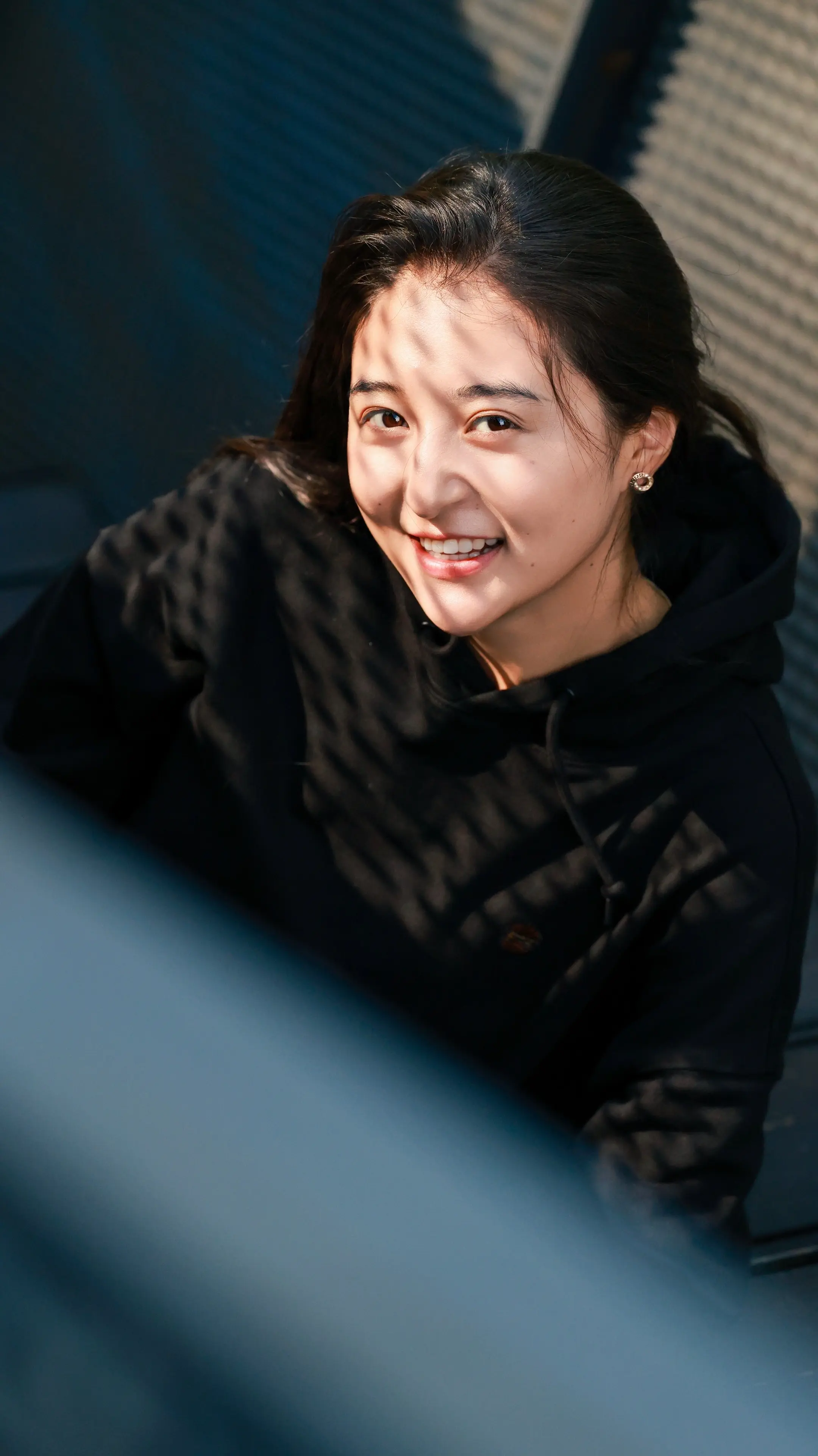 松弛感日常氛围感拉满 爱拍照的老左 人像摄影 藏族姑娘治愈系笑容