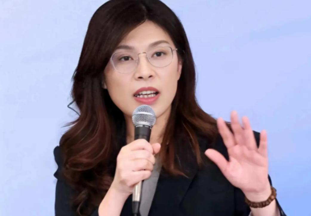 赖清德彻底慌了！就在特朗普访华之际，郑丽文也官宣了6月访美，可让人没想到的是，