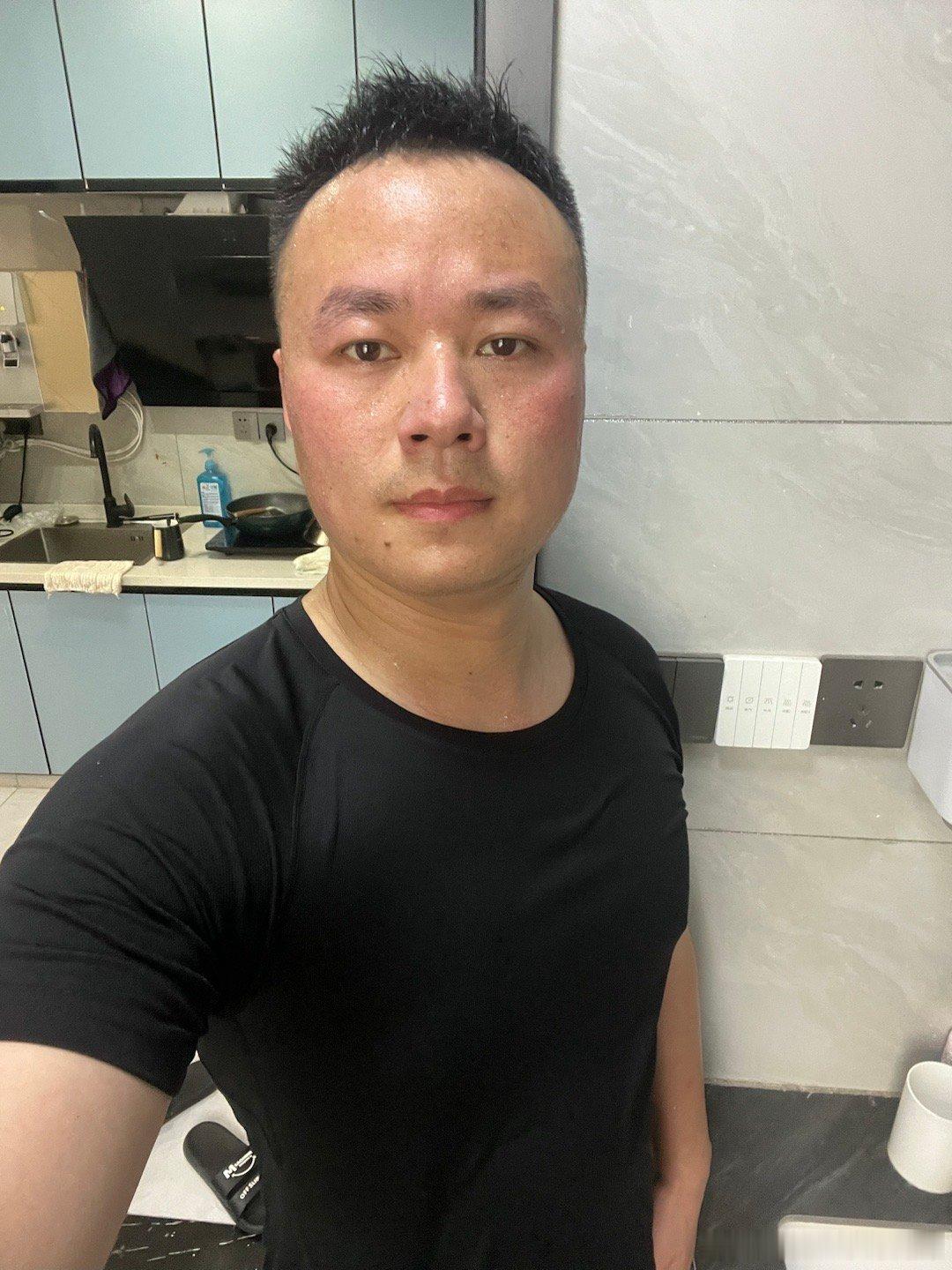 以前在部队的时候跑完5公里再做俯卧撑考核从来都不用休息，也不理解那些老班长为什么