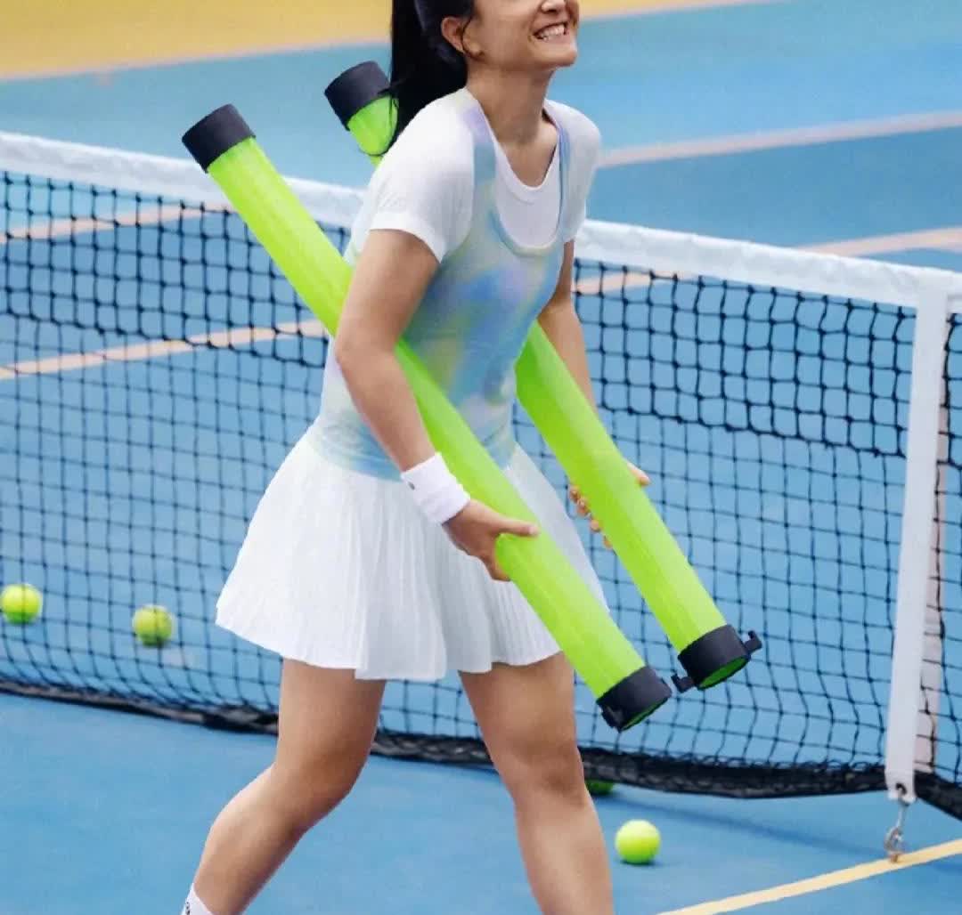 自从贾玲减肥成功后，我突然觉得原来的贾玲早就消失，现在我们看到的这个身材匀称、脸