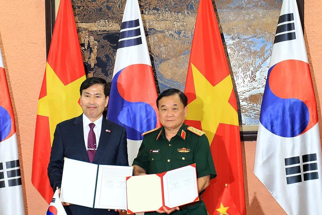 韩国卖点武器真不容易，女公务员被越南国防部副部长性侵要说近年来谁在军火市场上混
