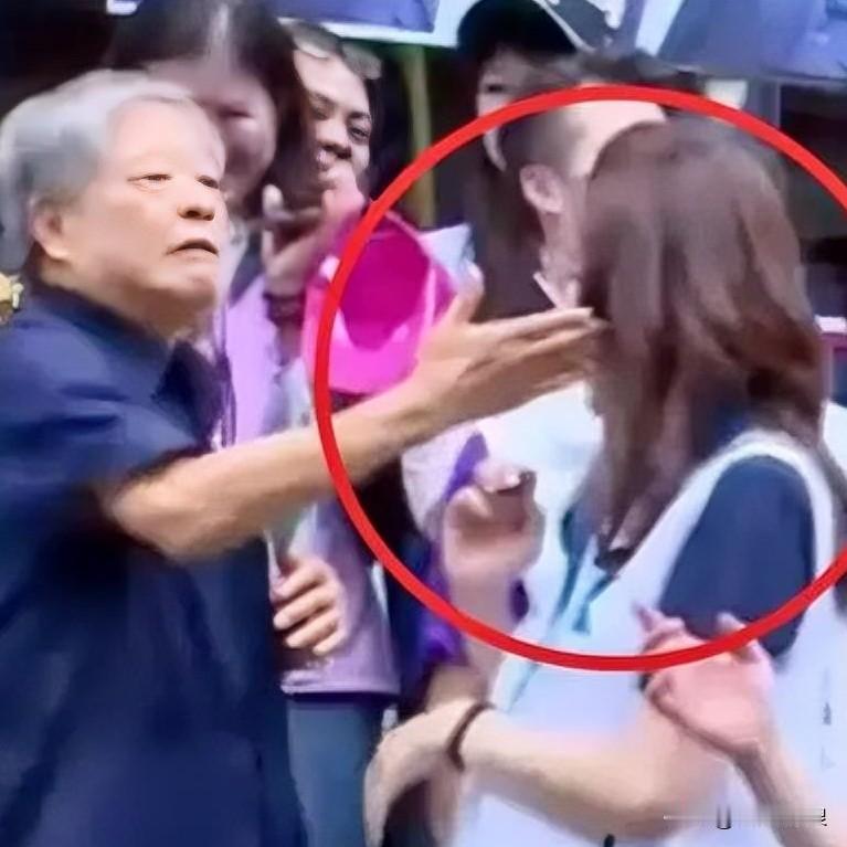 “霸道”：前新竹县长倚老卖老……选场当众扇郑丽文耳光！大名鼎鼎的国民党主席郑
