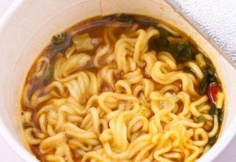 方便面真的没有营养吗? 很多人常吃方便面, 还嫌它是“垃圾食品”