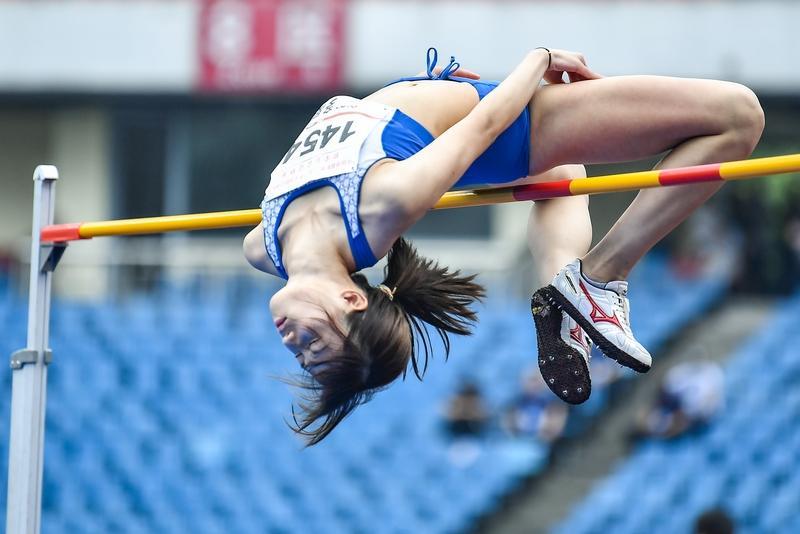 邵雨琪真是跳高界的一颗新星！她2002年出生在武汉，小学六年级接触跳高时就能轻松