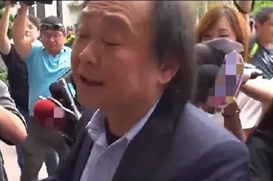 王世坚今天受访时表示，他并没有对柯总召刻薄，他王世坚到目前为止，他所说的每一句话