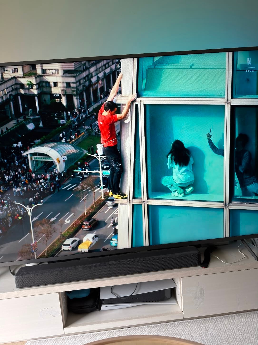 ==民眾不要突然冒出來AlexHonnold徒手攀登台北101