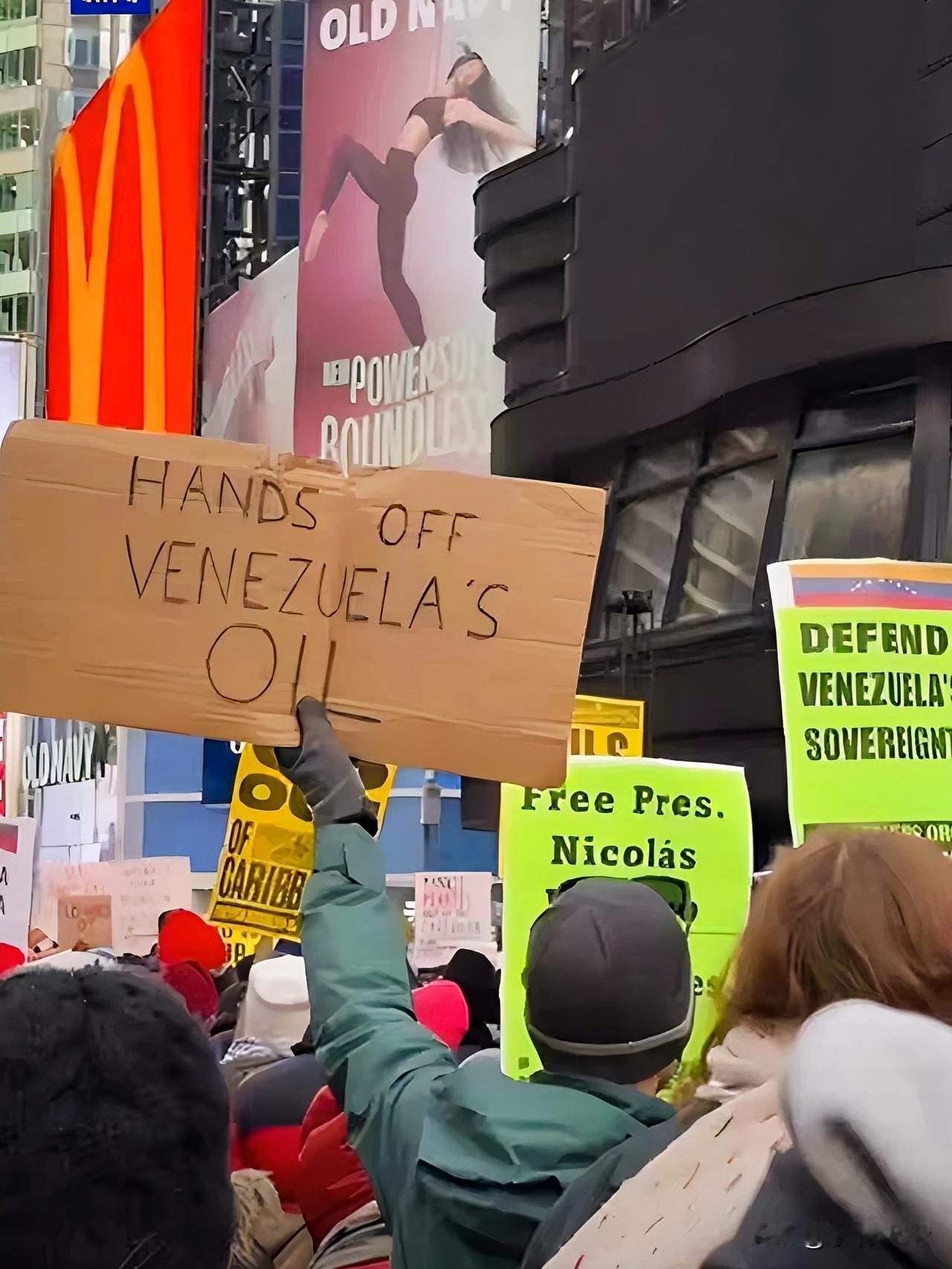 美国华盛顿、洛杉矶、波士顿、亚特兰大、芝加哥等105个城市，爆发反美示威！据