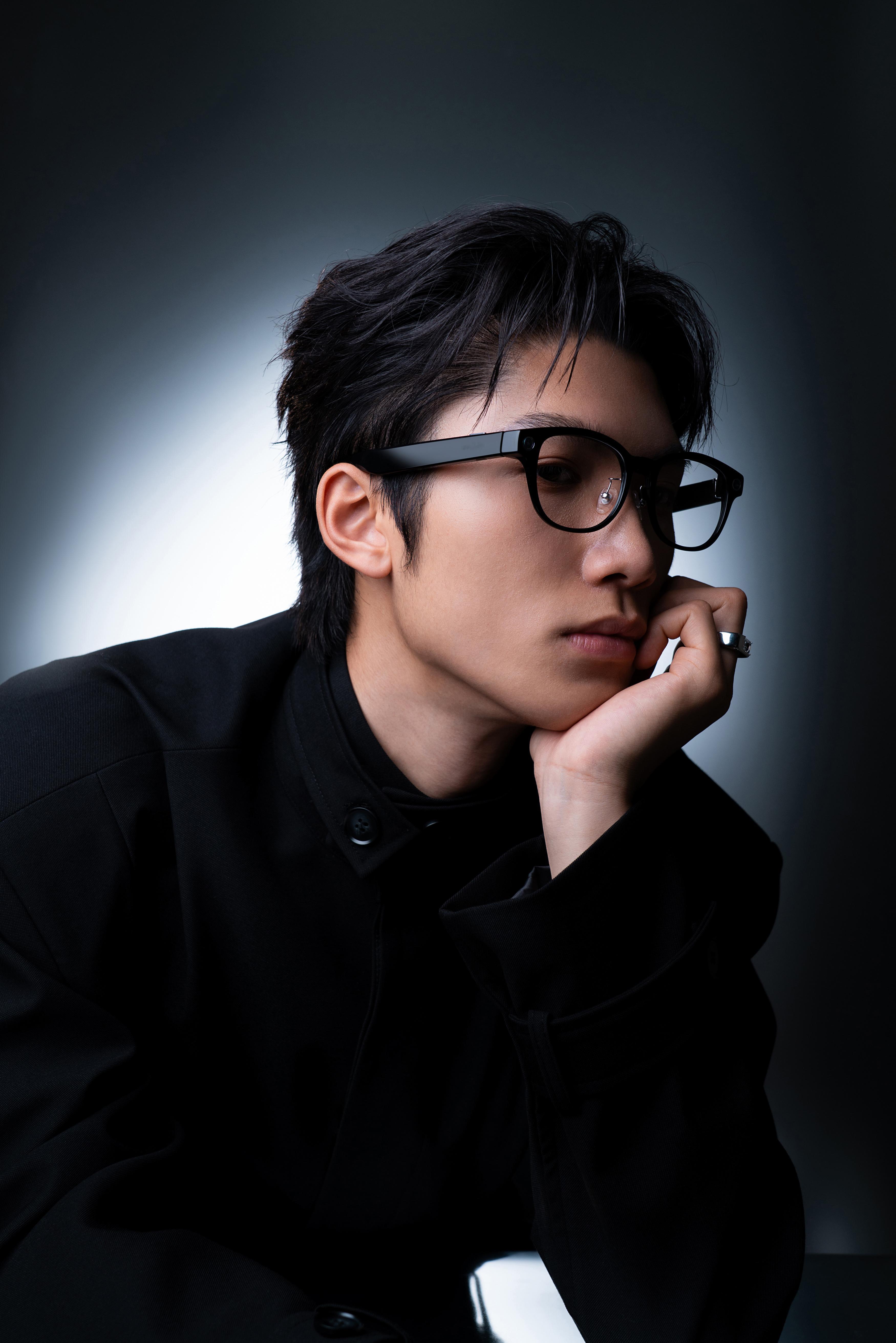 看完华为发布会，这个AI眼镜成功引起我注意，35.5克确实轻，不会压鼻梁也不会夹