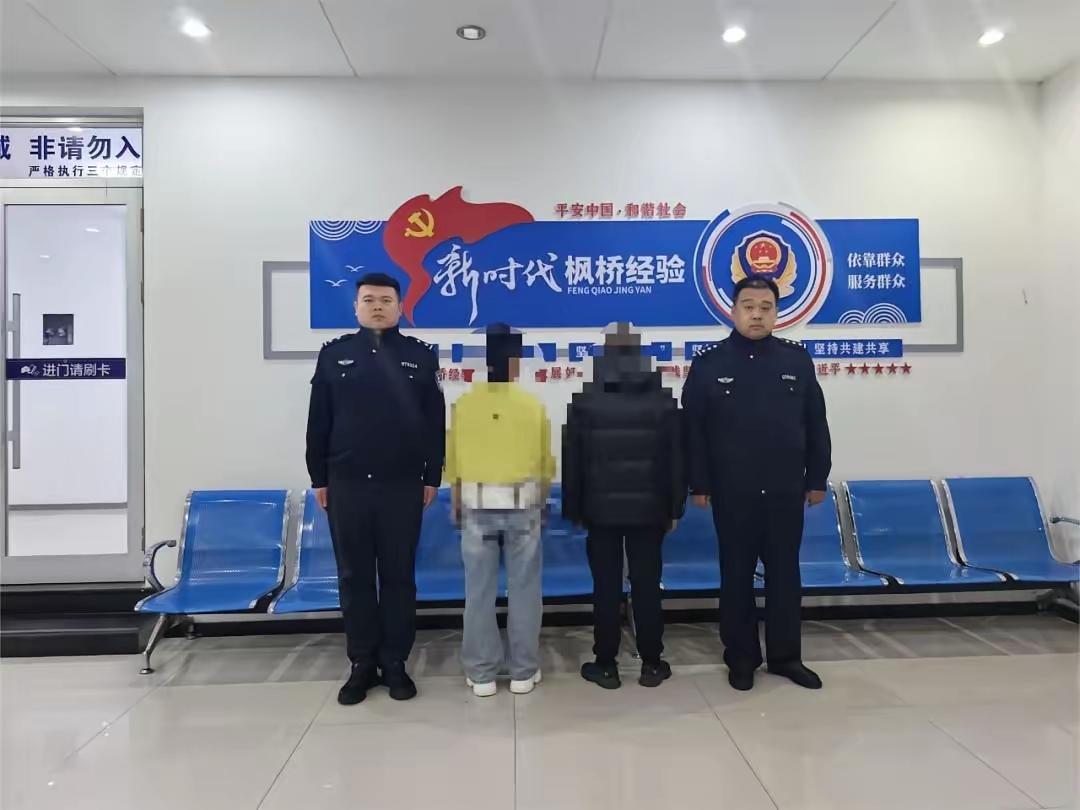 这两个人怎么也没想到，正在地下室车库里进行皮肉交易的时候，也会有帽子叔叔出现在旁