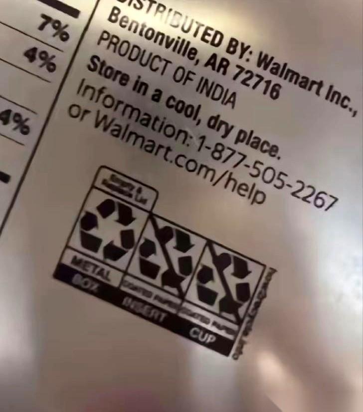 吃了三十年的丹麦蓝罐曲奇，一口下去，满满的黄油香和童年回忆。结果一翻盒子底，产