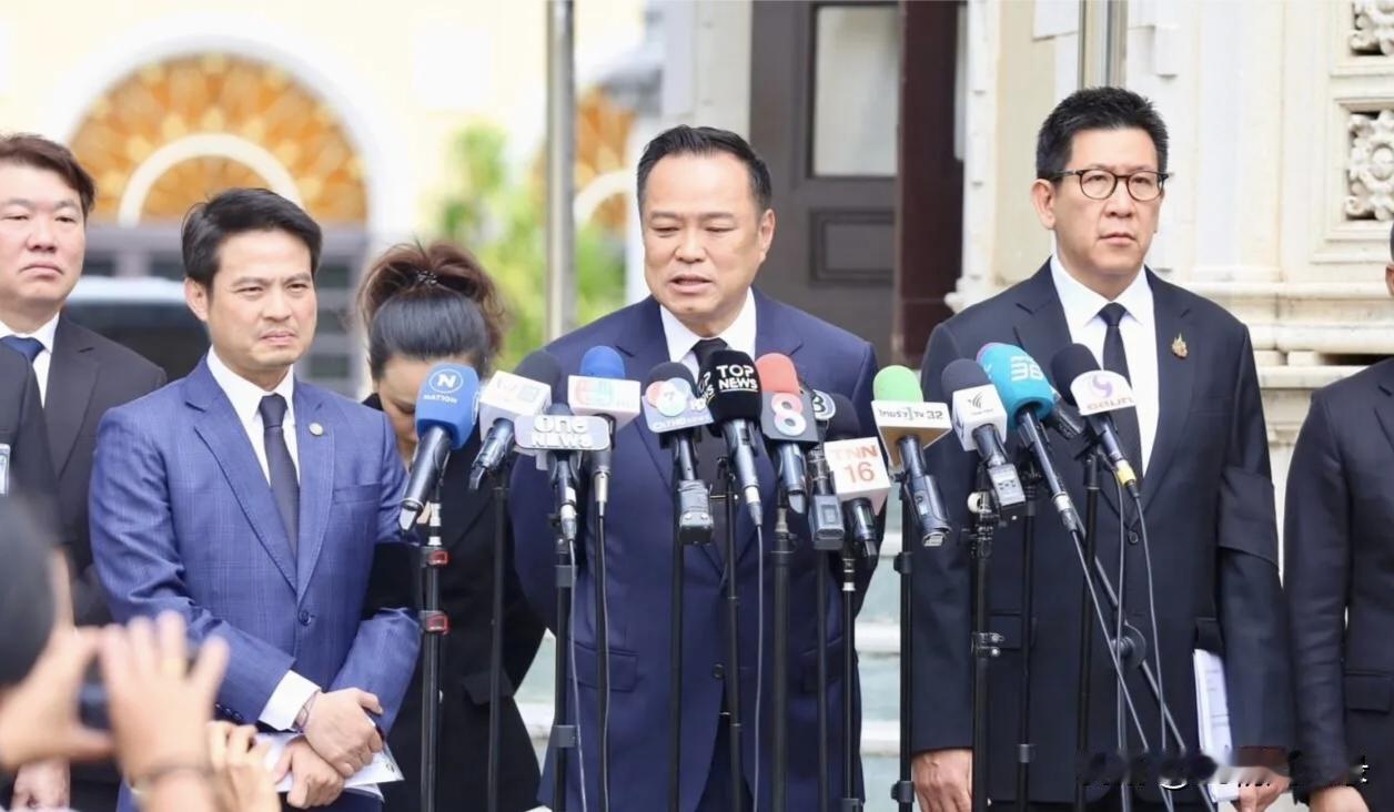 泰国总理阿努廷承认政府已无法继续运作！将提前解散国会泰国政局混乱不堪，两年时