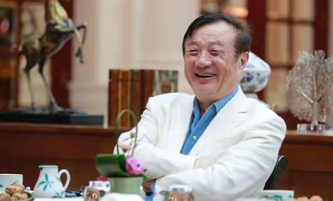 一年前，任正非接受采访时就说过：“中国做芯片的公司很多，许多都做得不错，华为是其