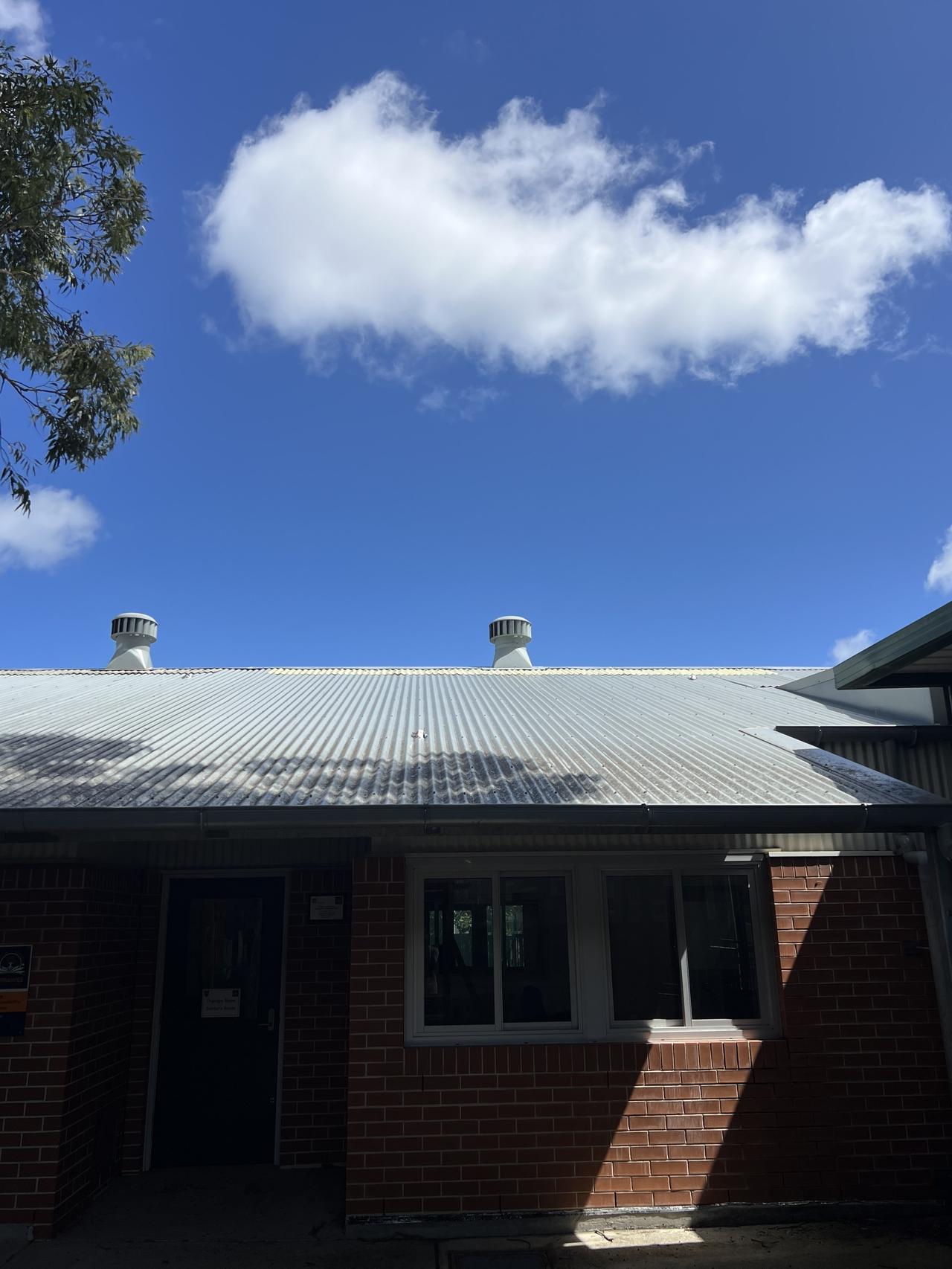 爱因斯坦说宇宙可能是有界无边的球体，这说法太妙了。天文学家算出可观测宇宙直径约9