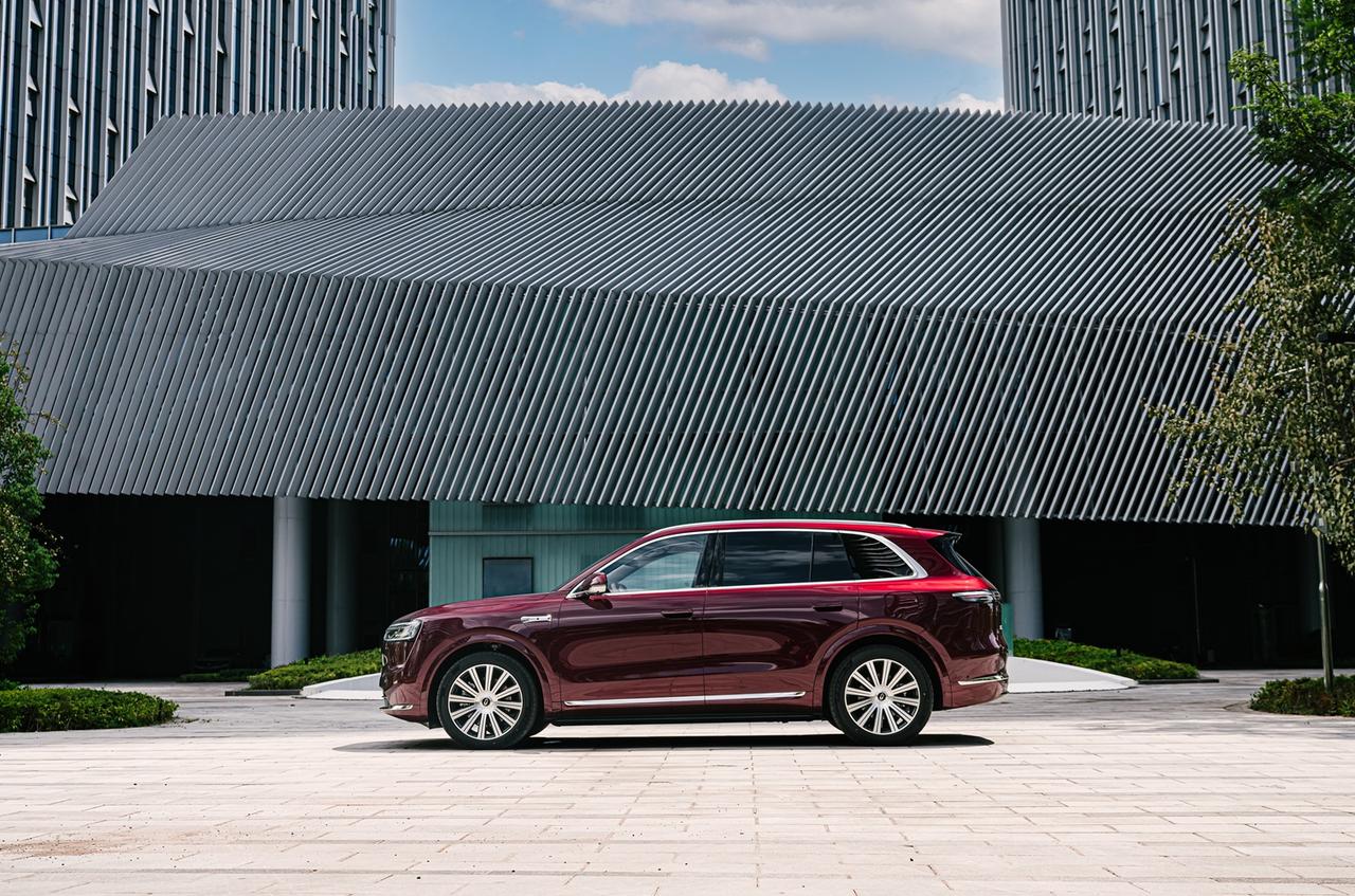 口碑的力量:从车主群里看全新问界M7如何收获4万订单作为全新问界M7的老车主,