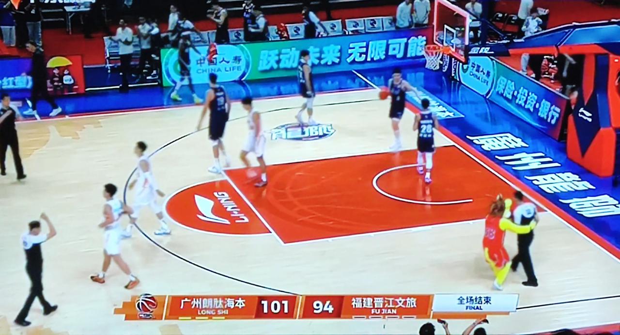 广州101-94击败福建，继续保持着季后赛与北控的竞争。广东打输福建，广州胜了