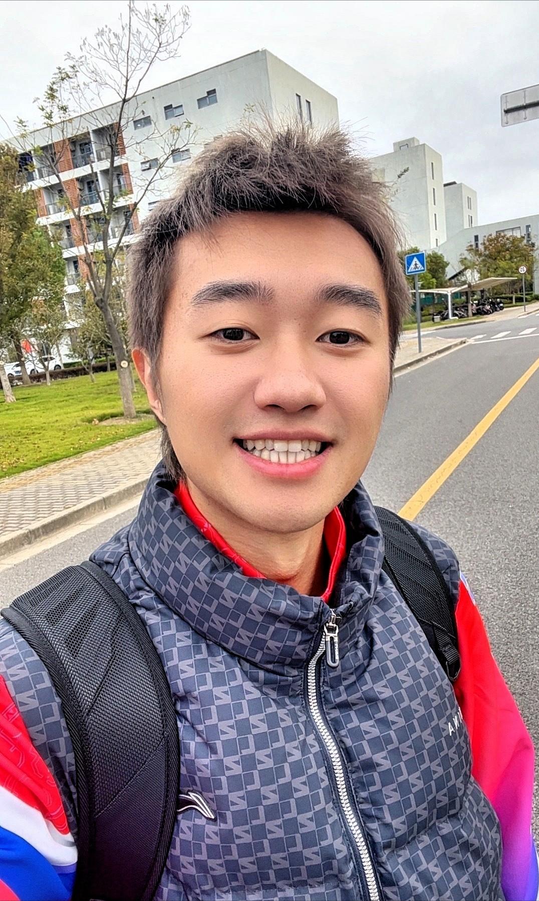 赵子豪一句话点破，樊振东在德甲过得并没有看上去这么好，他说，东哥一个人在德
