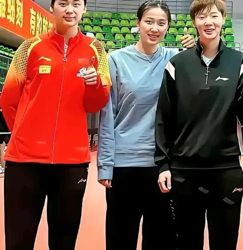 都知道王曼昱是个大高个，身高臂长，护台面积大。可是自从陈熠曝光率的提升，才发现曼