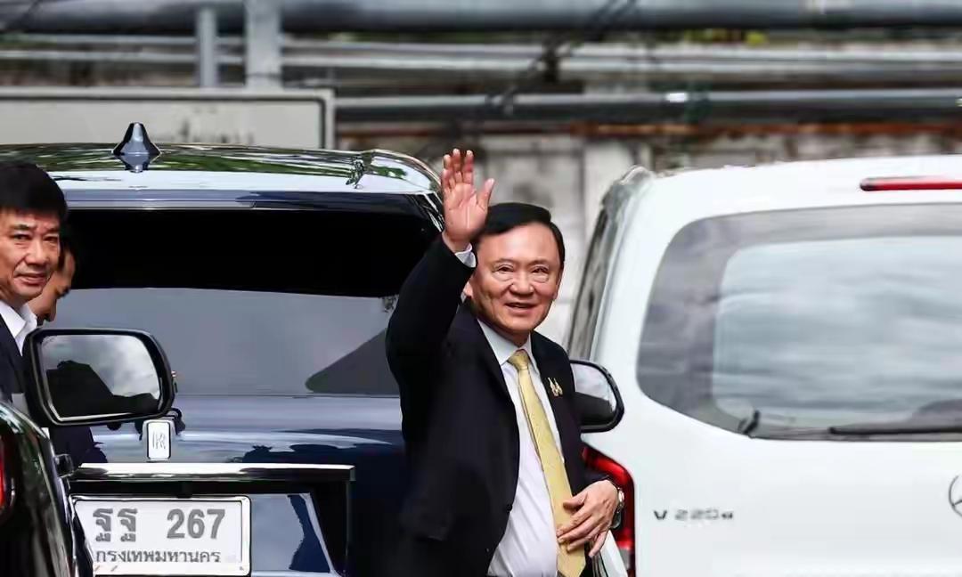 跟洪森亲王相爱相杀几十年的老哥们儿他信又倒霉了。他信不但现在坐监狱，而且又破财