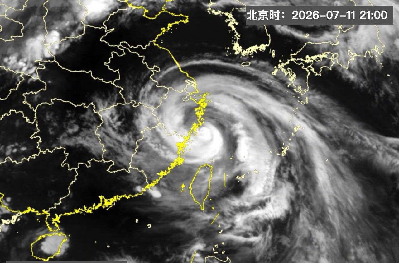 隔着上千公里的台风，能直接给京津冀浇下连日暴雨。这次巴威台风走完全程，几条没人串